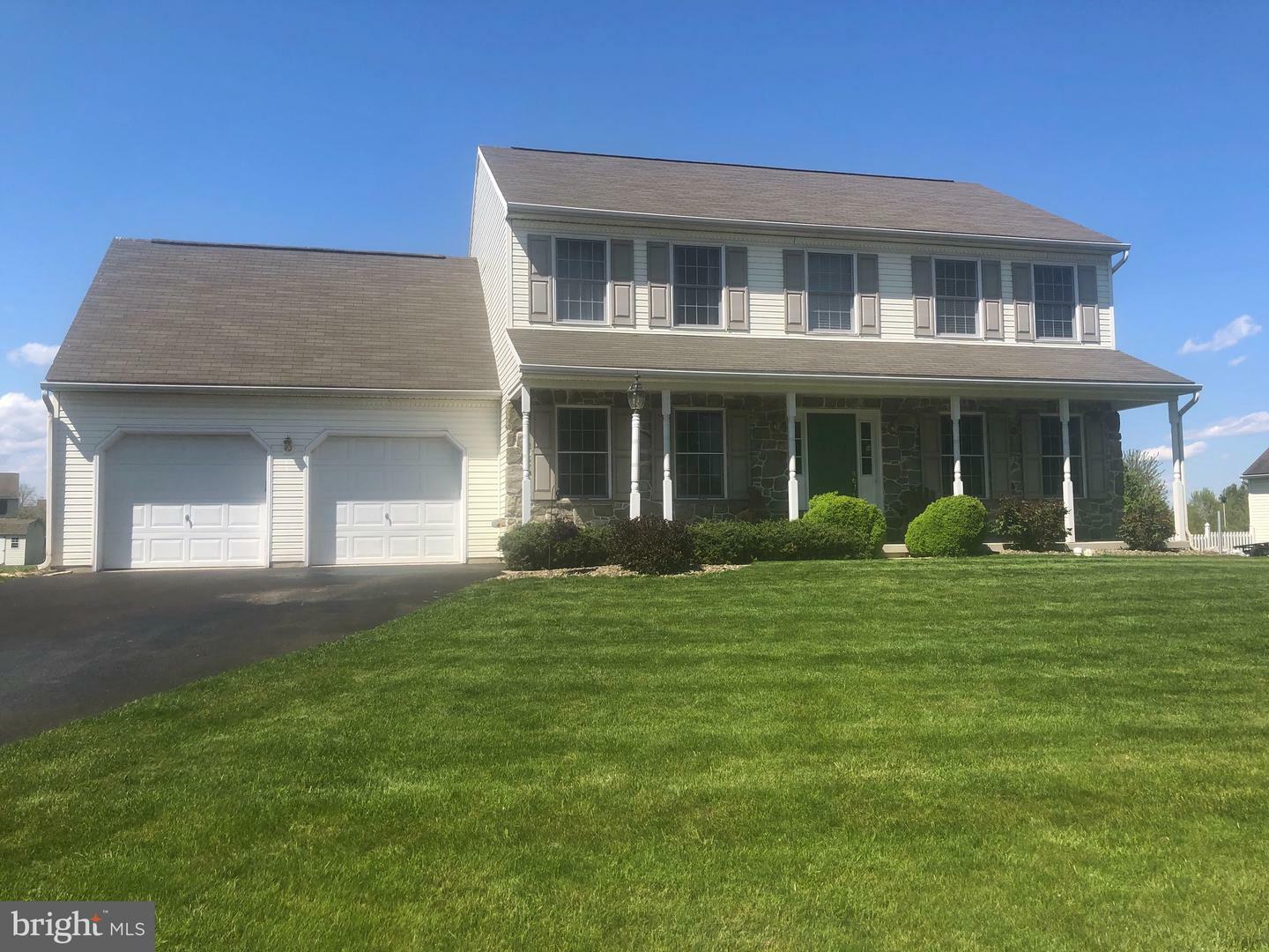 Property Photo: 19 Manor Circle PA 17078