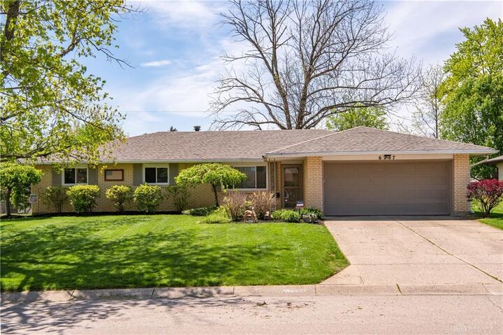 6237 Blue Ash Road  Butler Township OH 45414 photo