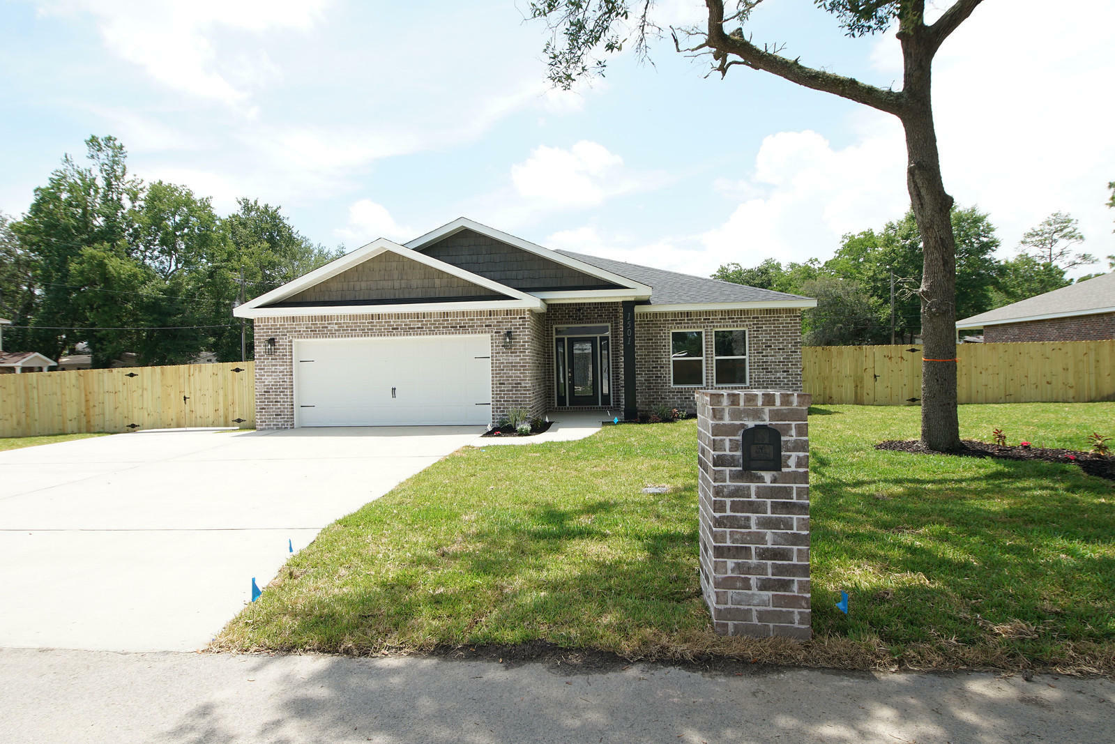 Property Photo:  1501 W Ponderosa Road  FL 32547 