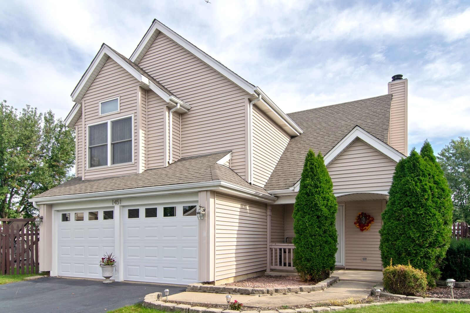 Property Photo:  1451 Beaumont Circle  IL 60103 