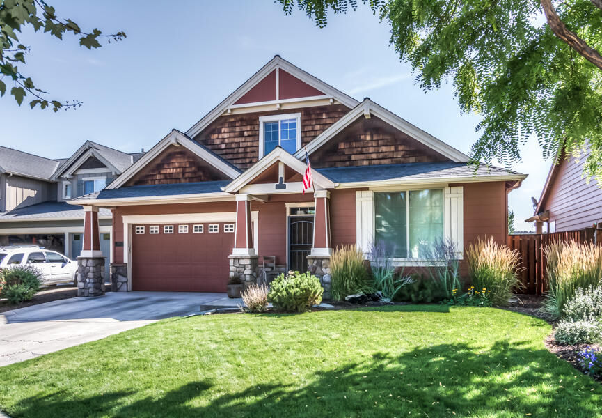Property Photo:  1182 NE Hudspeth Lane  OR 97754 