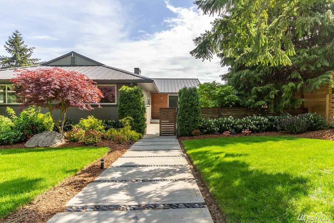 Property Photo: 15024 37th Ave NE WA 98155