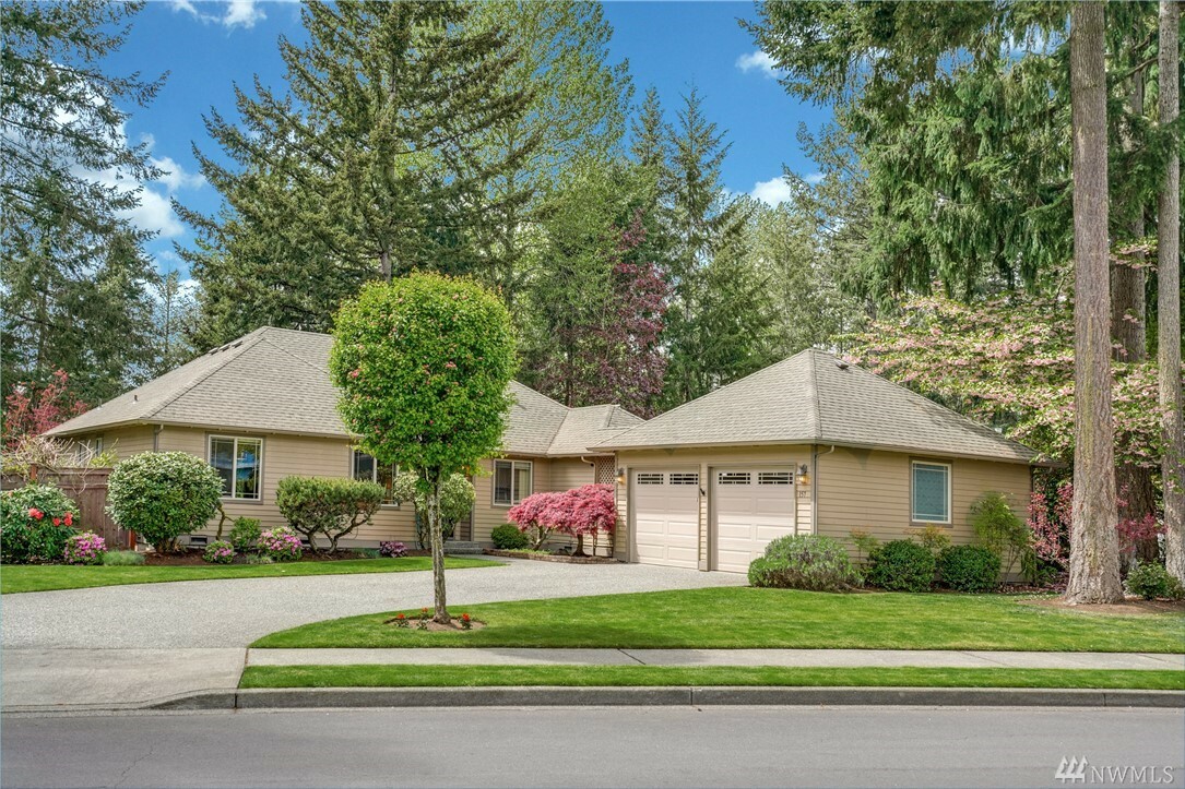 Property Photo:  157 Bremerton Place NE  WA 98059 