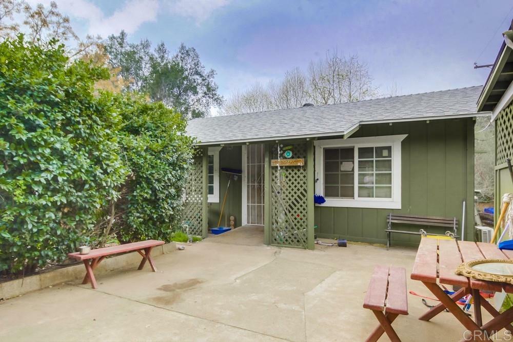 Property Photo: 807 Silverbrook Dr CA 92019