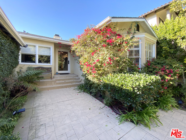 Property Photo:  201 N Bowling Green Way  CA 90049 