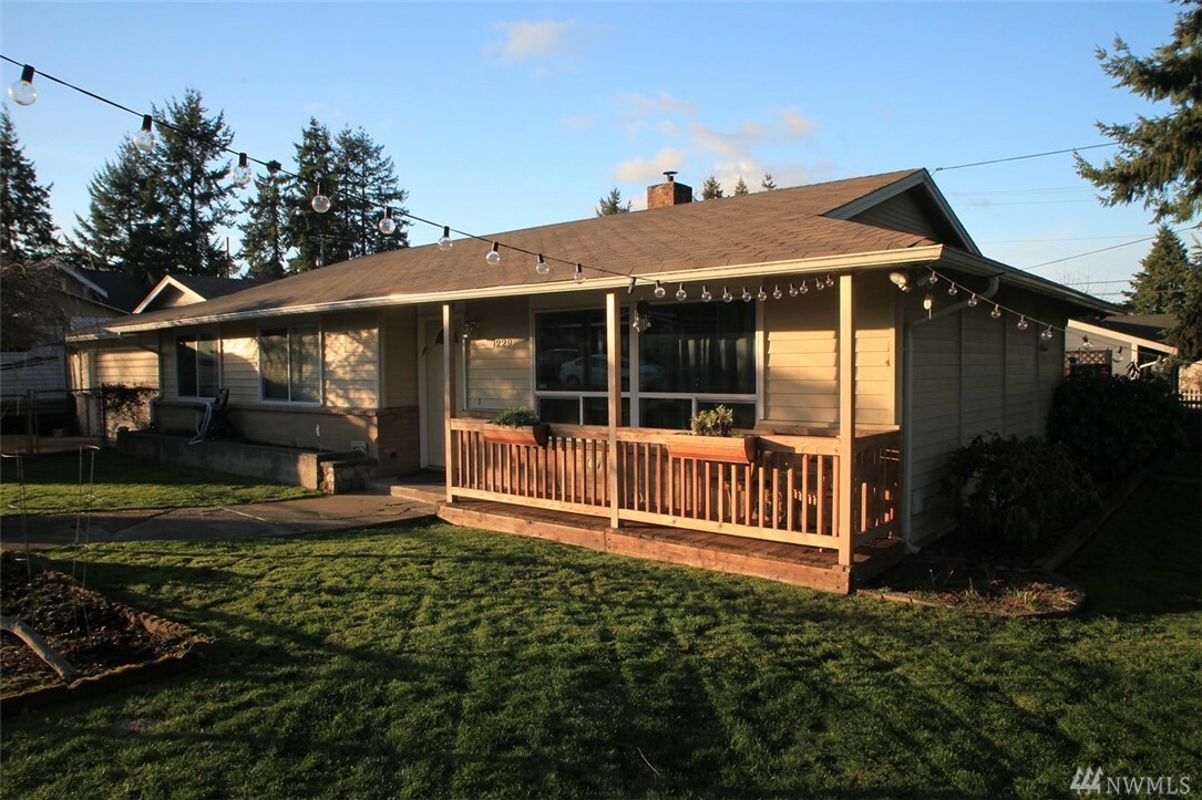 Property Photo:  1229 E 67th St  WA 98404 