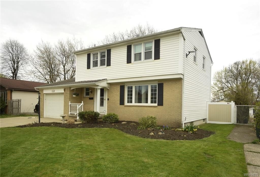 Property Photo:  173 Hanwell Place  NY 14043 