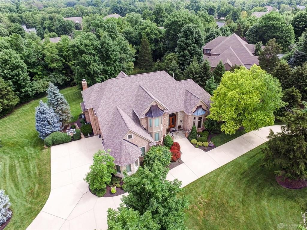 Property Photo: 8050 Woodbridge Court OH 45066