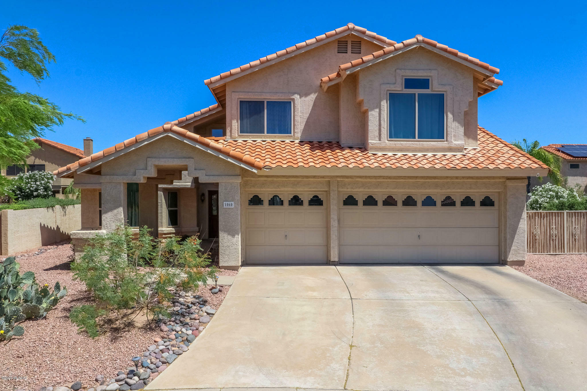 Property Photo:  1060 W Graythorn Place  AZ 85737 