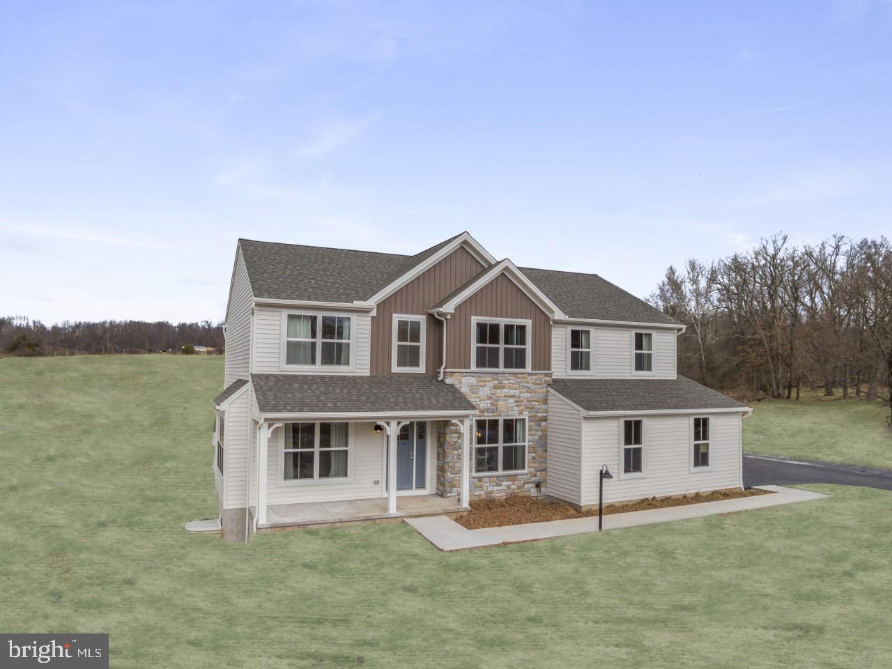 Property Photo: 418 English Rose Court PA 17602