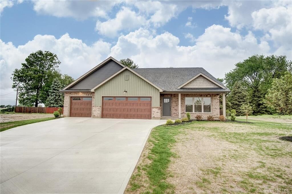 Property Photo: 2727 Executive Drive OH 45373