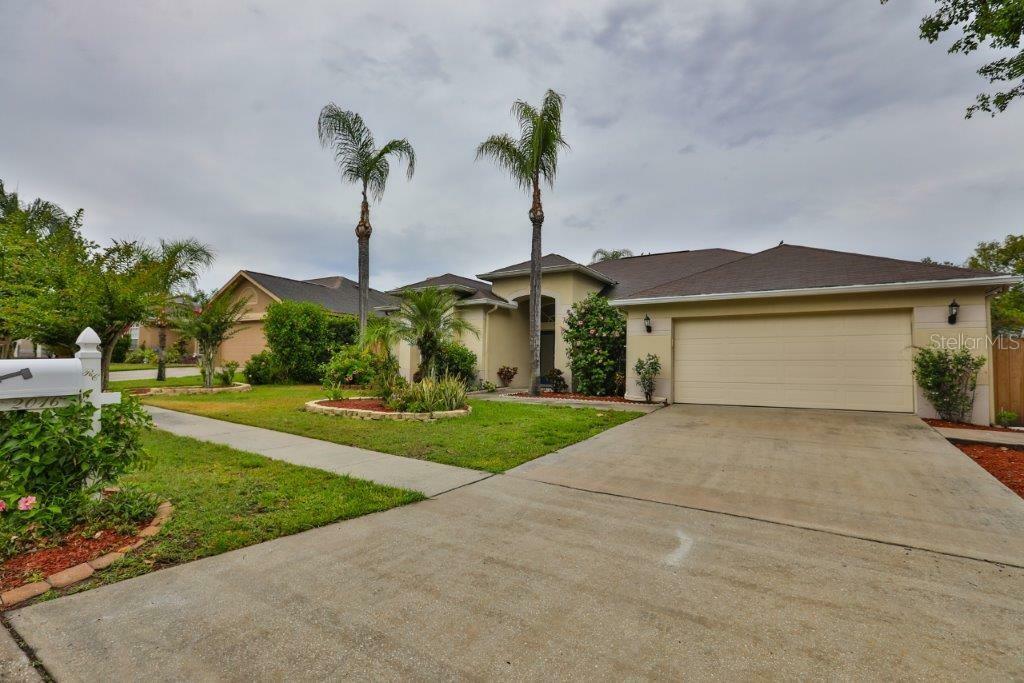 Property Photo:  2016 Dumont Drive  FL 33596 