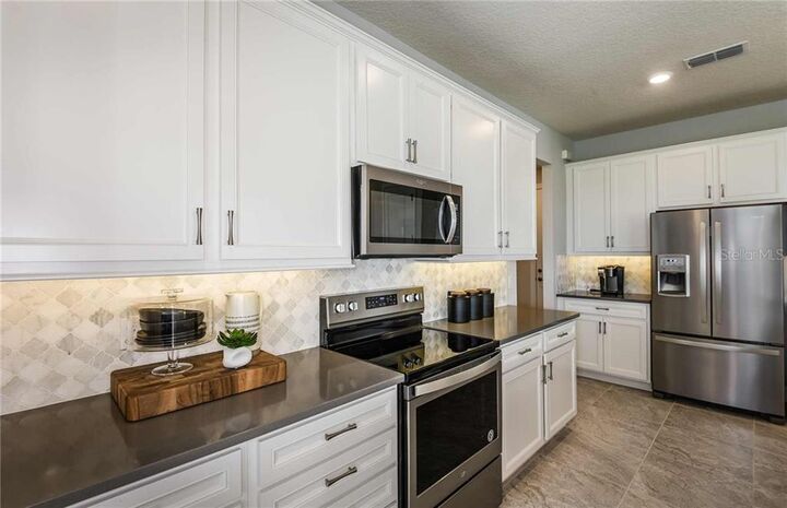 Property Photo:  2478 Citrus Overlook Street  FL 32712 