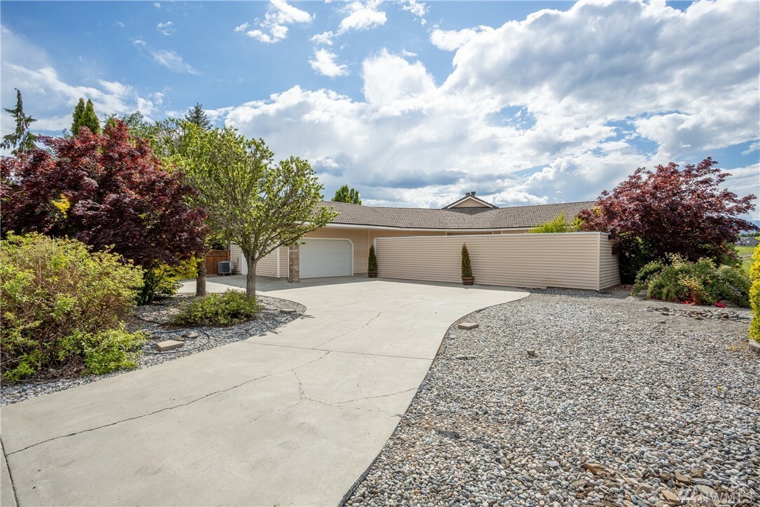 Property Photo:  457 Lombard Lane  WA 98801 