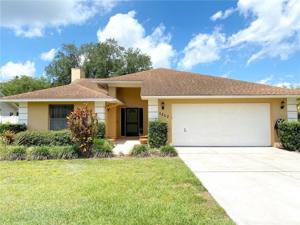 Property Photo:  1202 Valencia Lane  FL 33823 