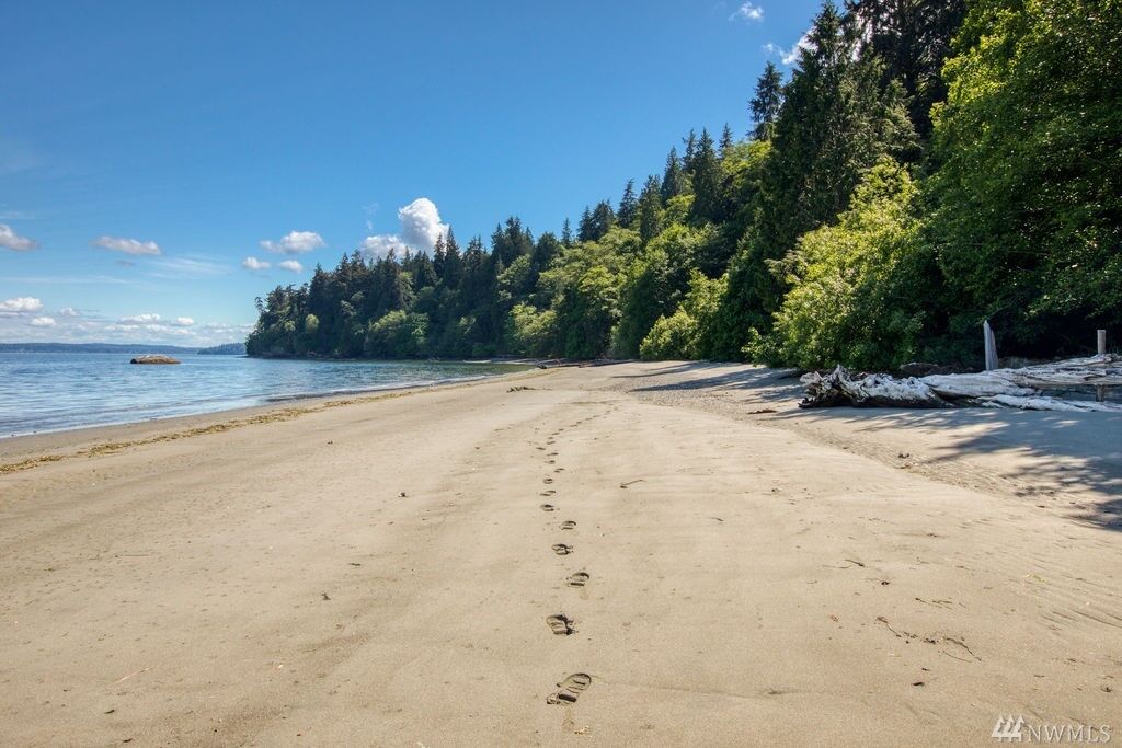 Property Photo: 1190 E Ludlow Ridge Road WA 98365