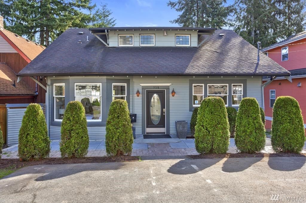 Property Photo: 3728 Rucker Avenue WA 98201