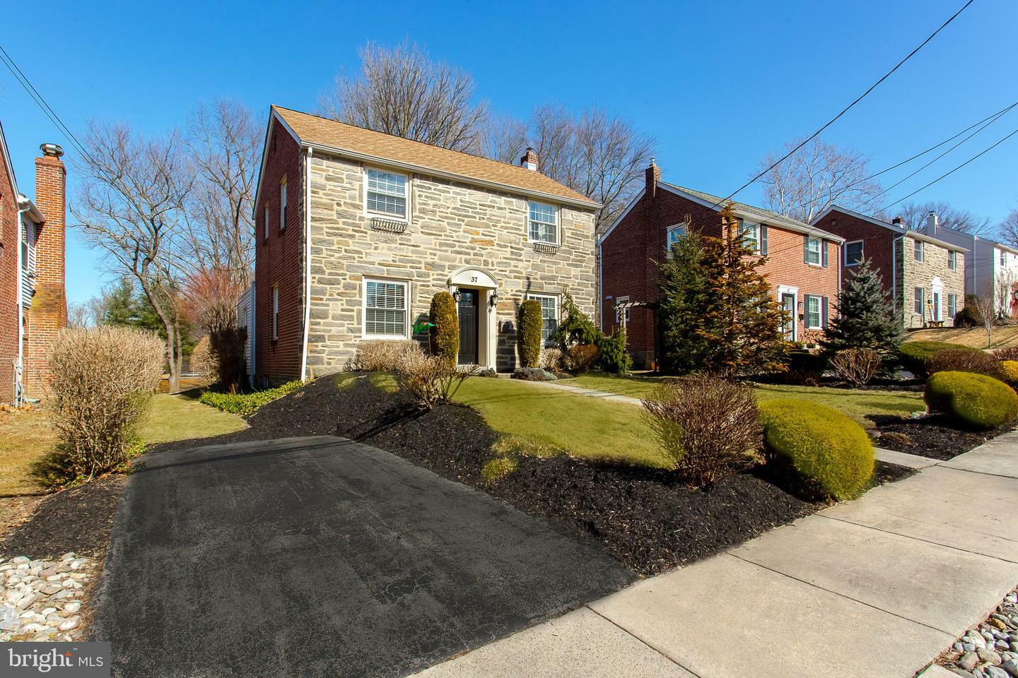 Property Photo:  37 Greenhill Road  PA 19064 