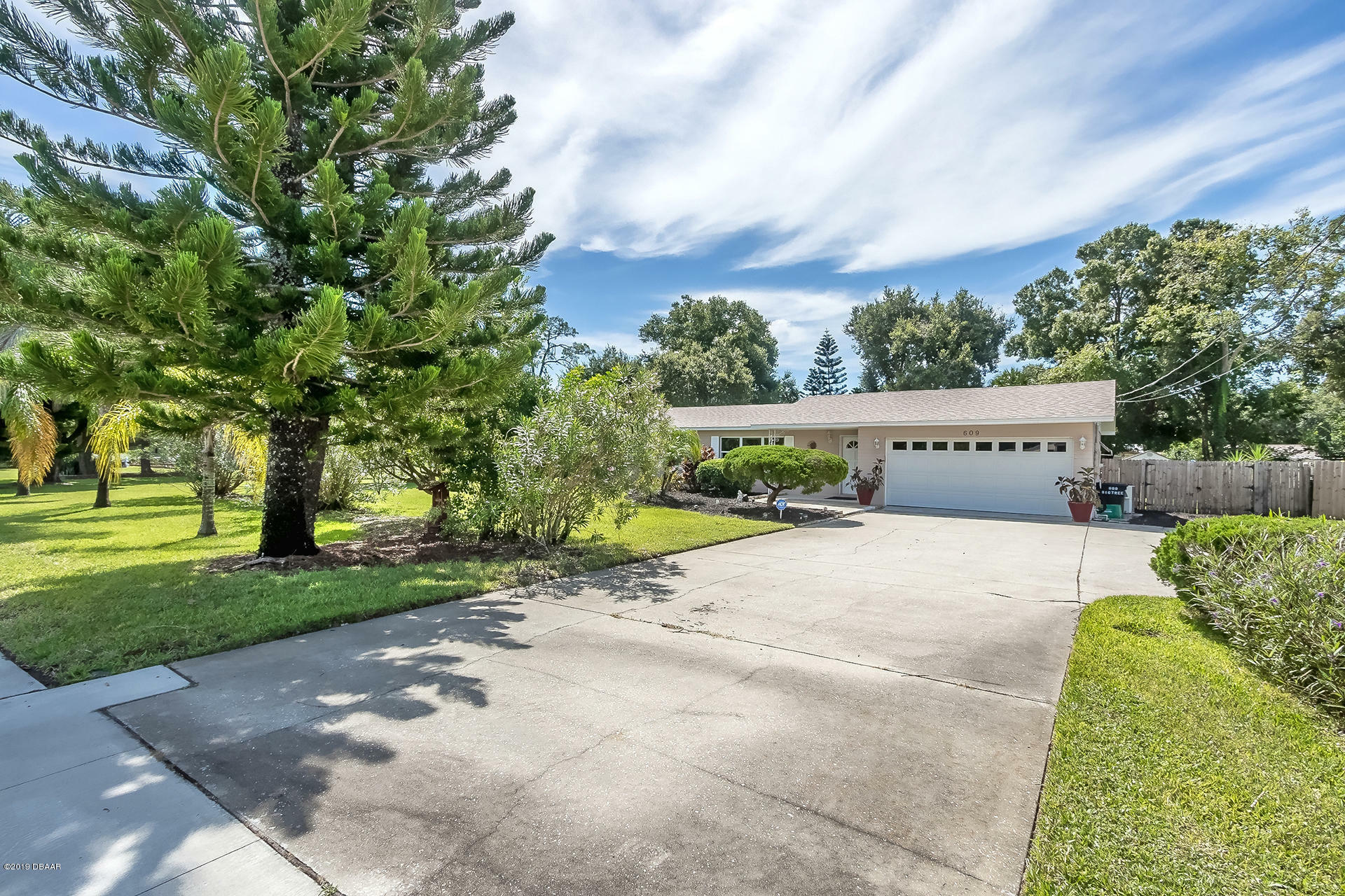 Property Photo:  609 Big Tree Road  FL 32119 