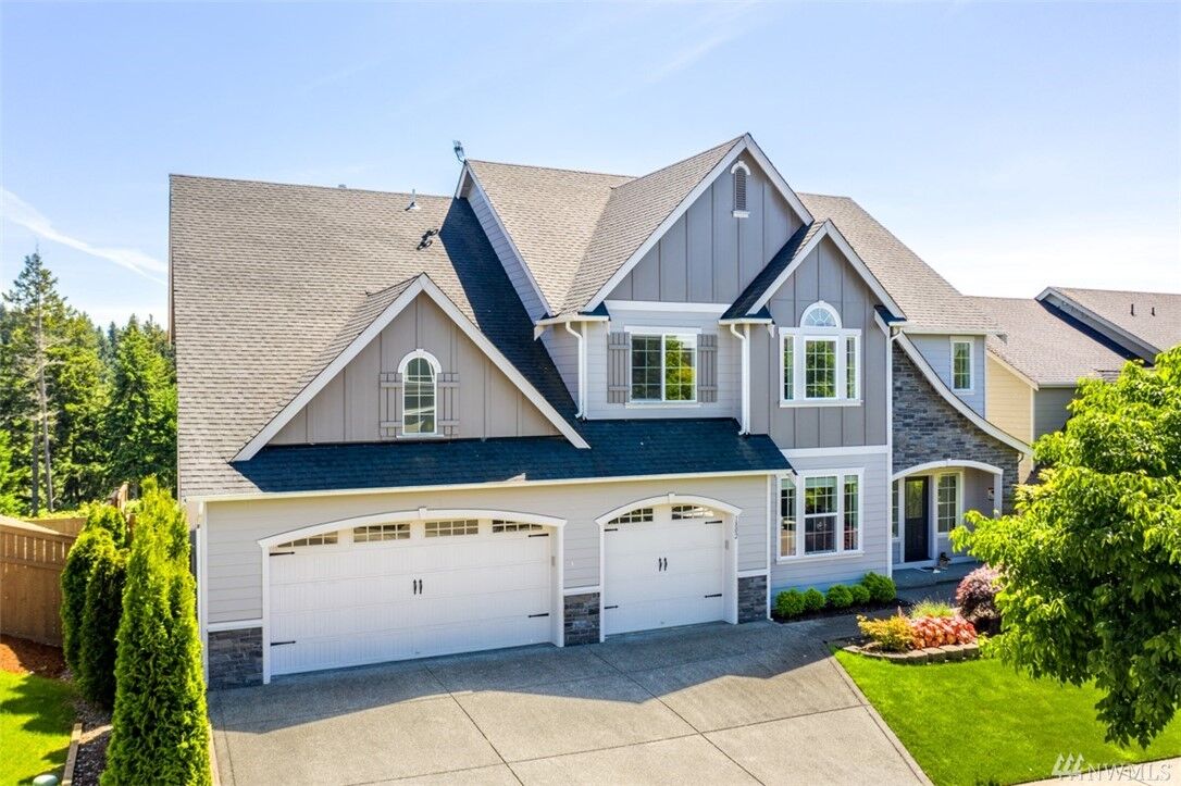 Property Photo:  1802  69th Street SE  WA 98092 
