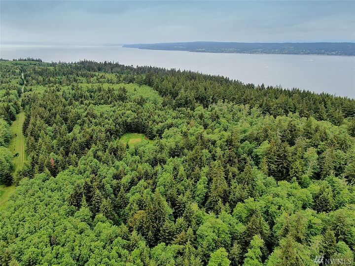 Property Photo: 2086 Birdwood Lane WA 98239