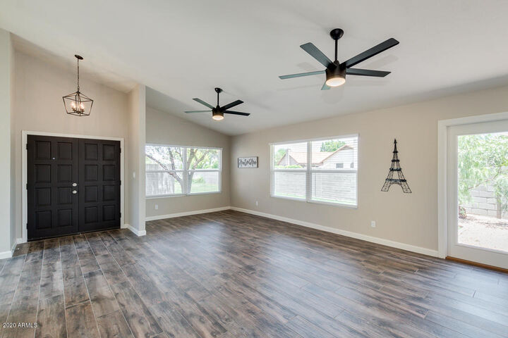 Property Photo: 2401 W Kiowa Circle AZ 85202