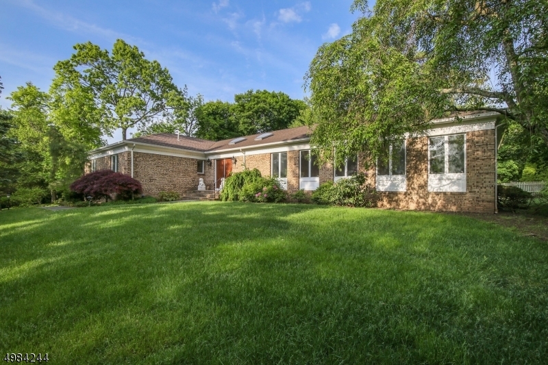 332 Old Short Hills Rd  Millburn Twp. NJ 07078 photo