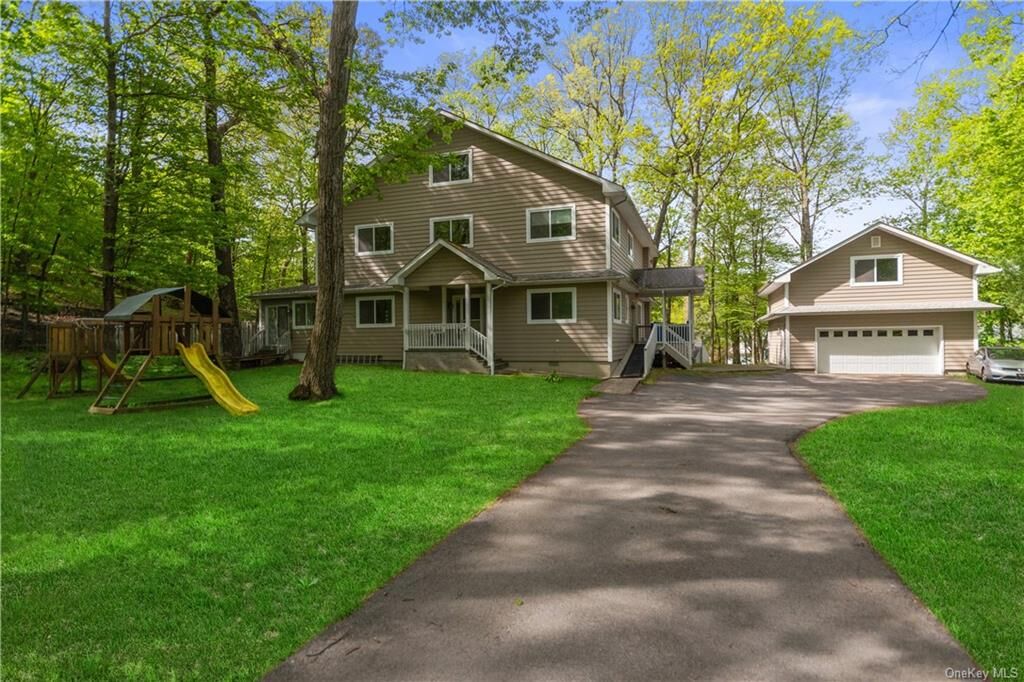 Property Photo:  12 Spring Rock Drive  NY 10924 
