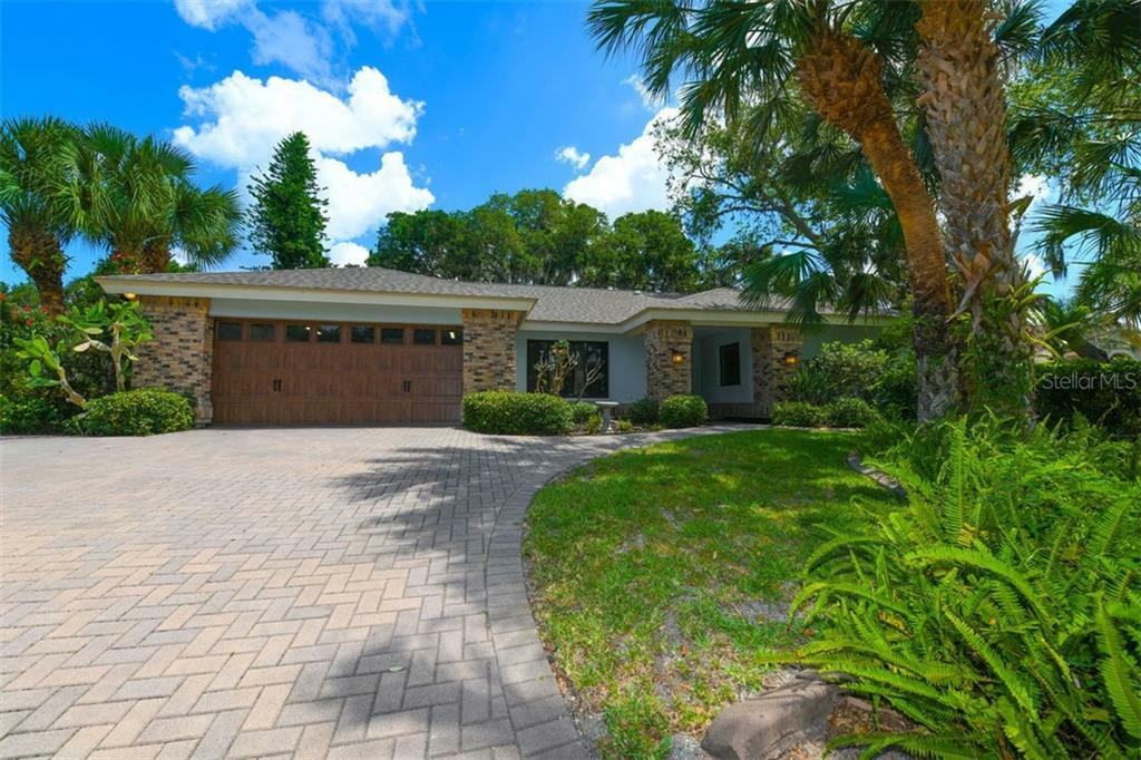 Property Photo:  346 South Creek Drive  FL 34229 