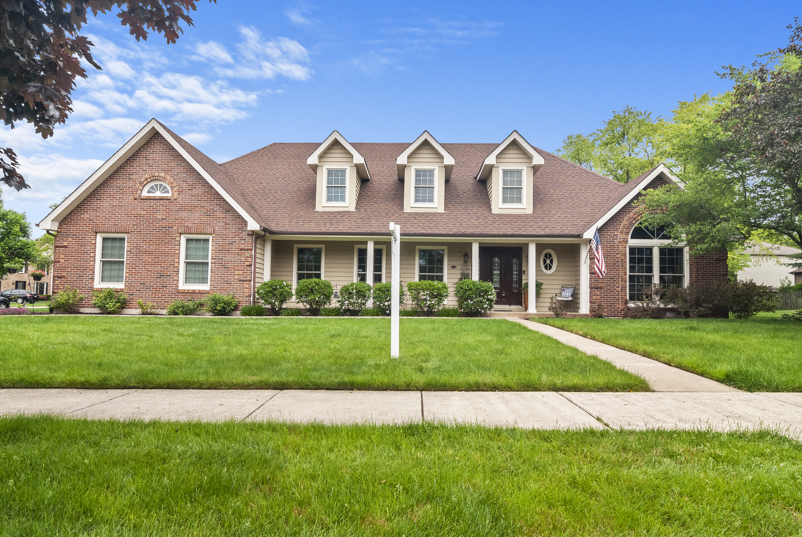 Property Photo: 701 Arlington Avenue IL 60565