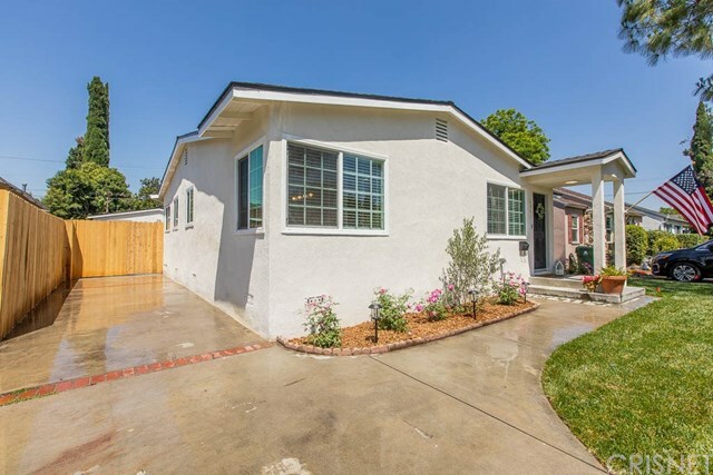 Property Photo:  6937 Garden Grove Avenue  CA 91335 