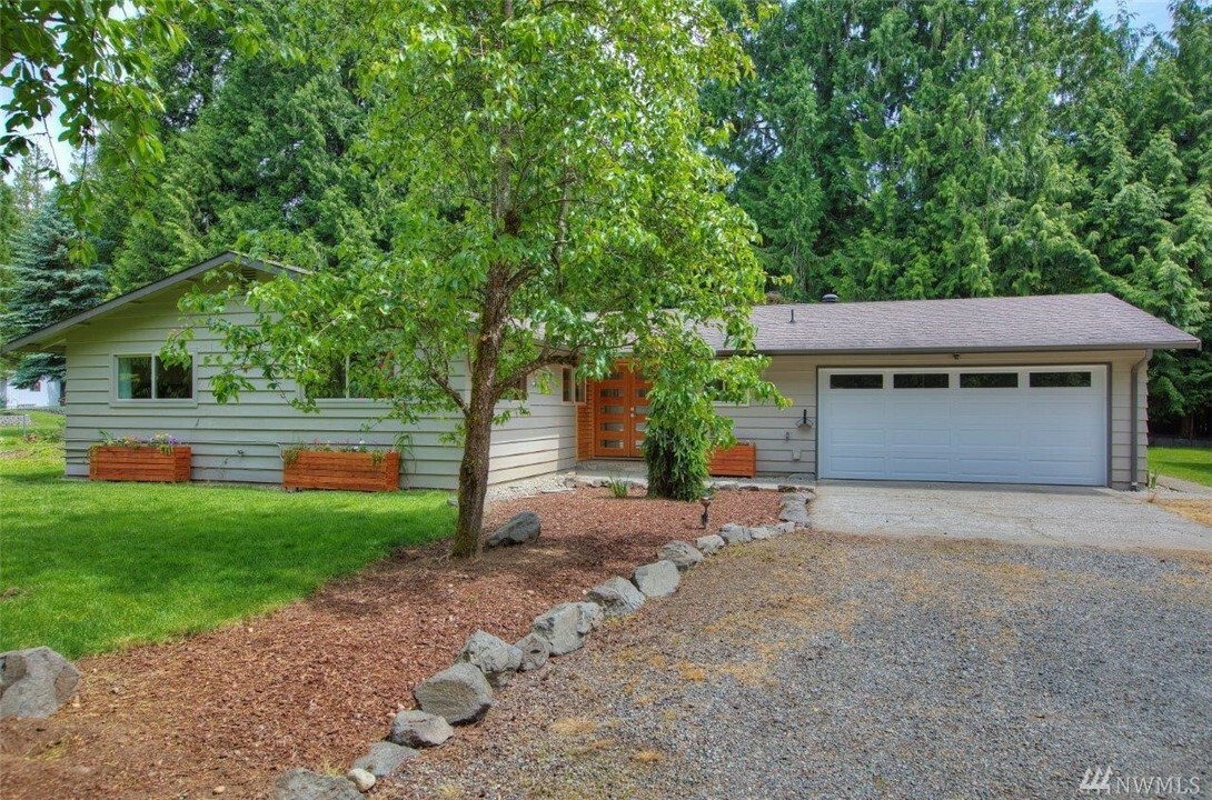 Property Photo:  31118 E Lake Morton Dr SE  WA 98042 