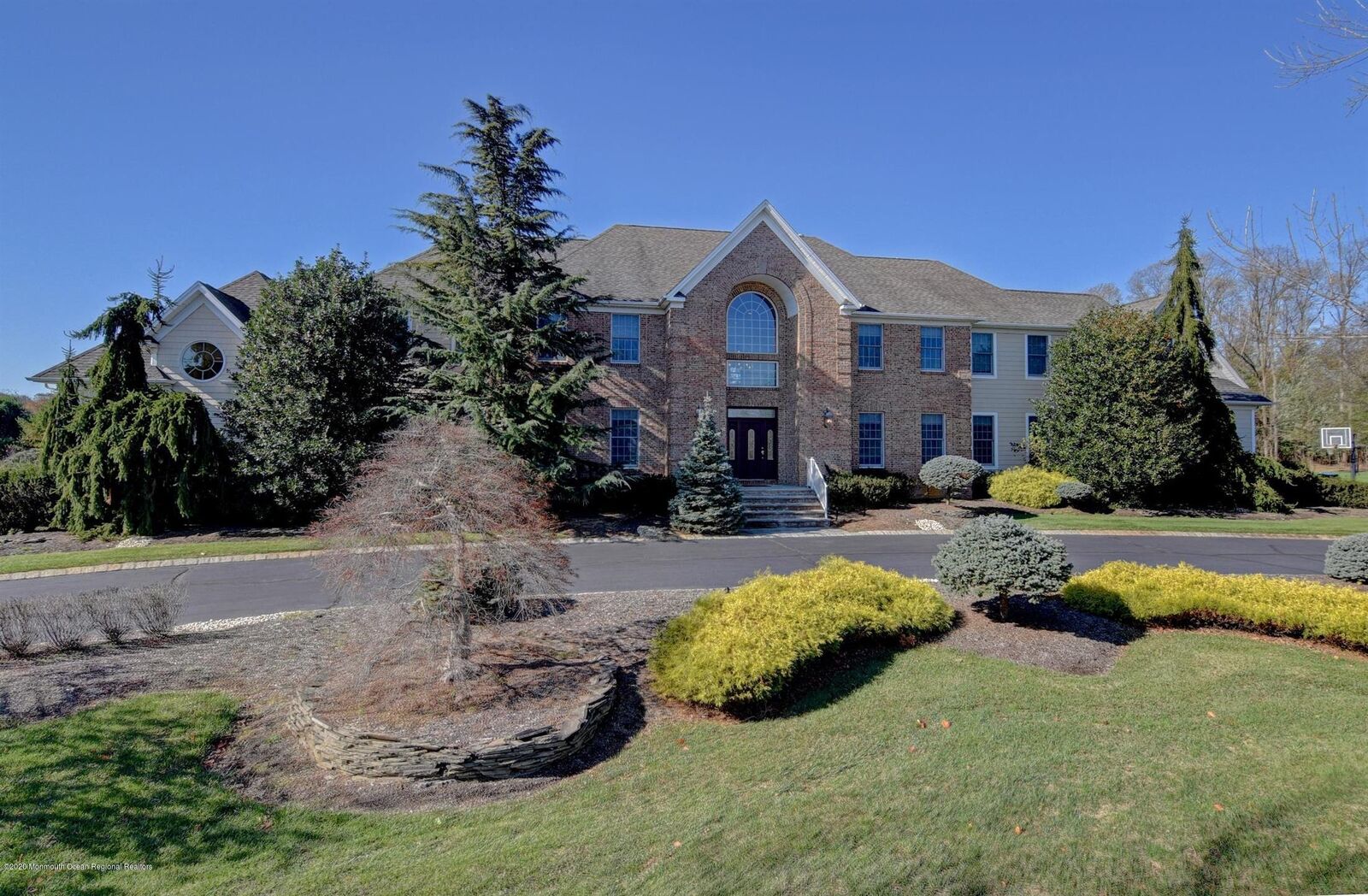 Property Photo:  2 Bretwood Drive  NJ 07722 