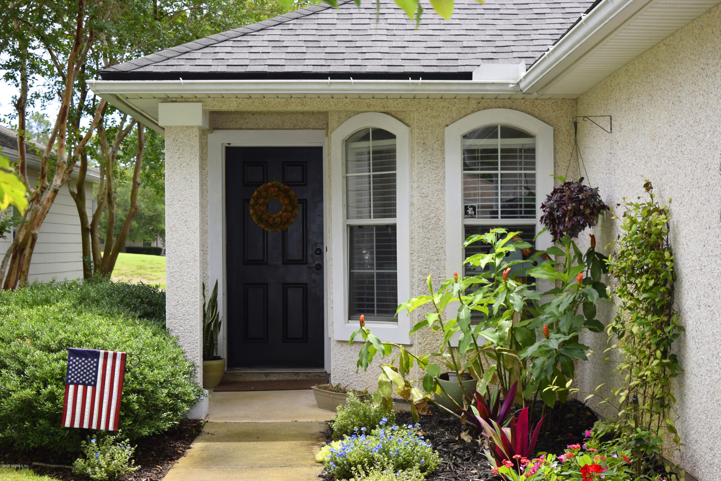 Property Photo: 2077 W Lymington Way FL 32084