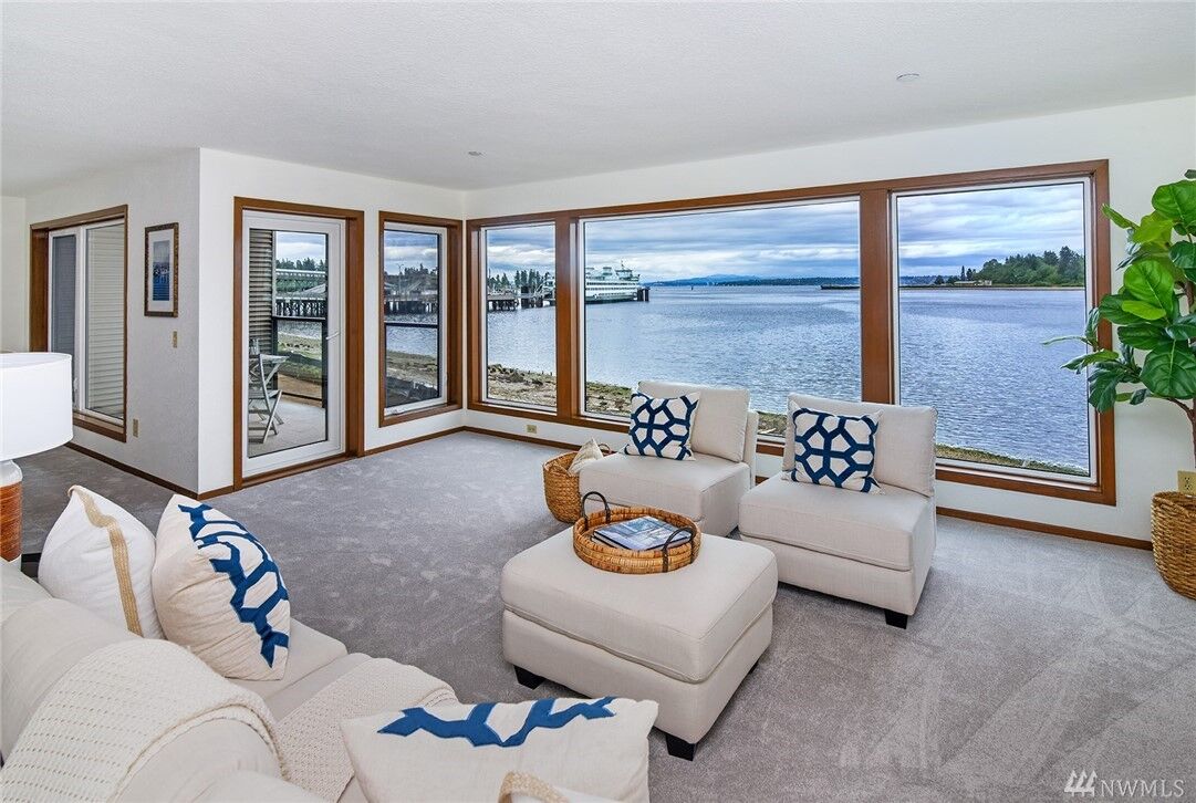 Property Photo: 428 Harborview Drive SE 124 WA 98110