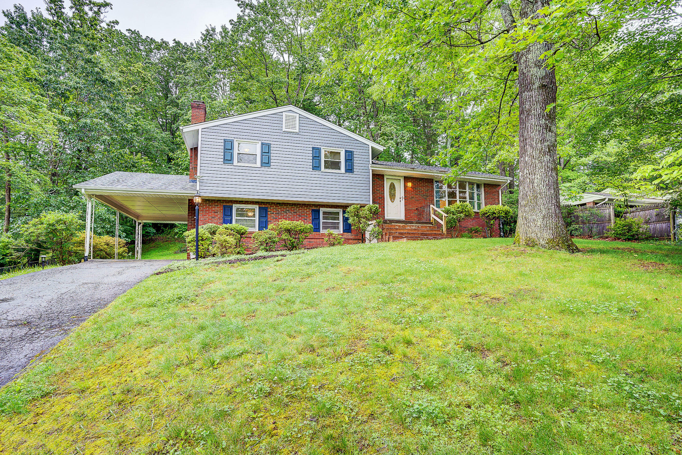 Property Photo:  5020 Shady Side Dr  VA 24018 