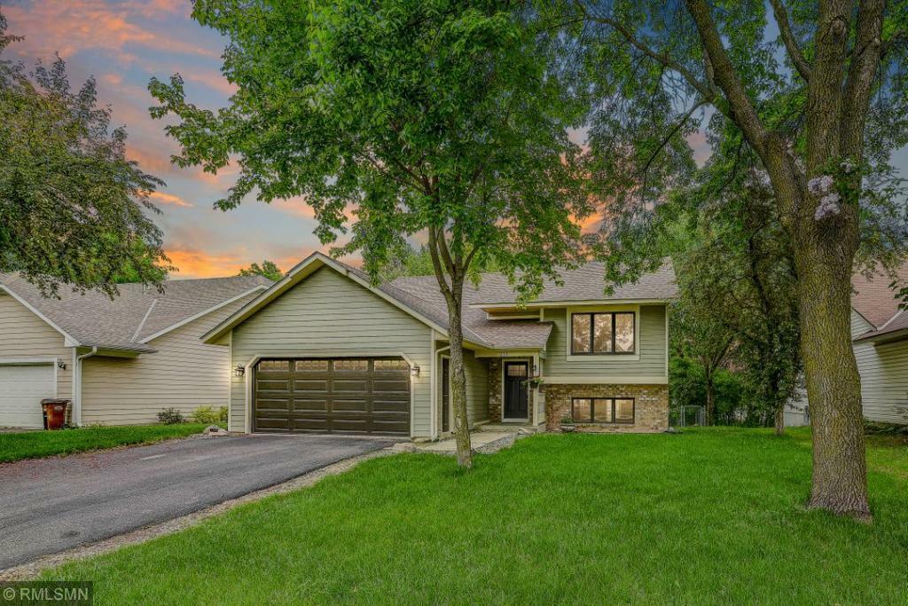 Property Photo:  216 Wildhurst Road  MN 55387 