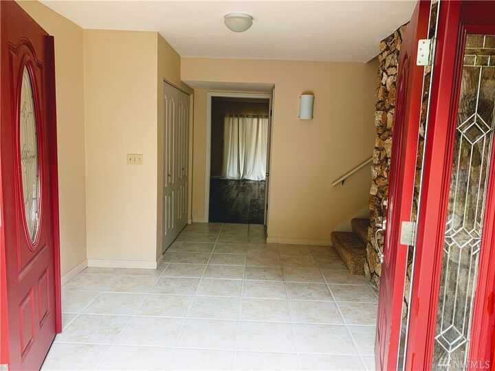 Property Photo: 2317 W Hills Drive WA 98632