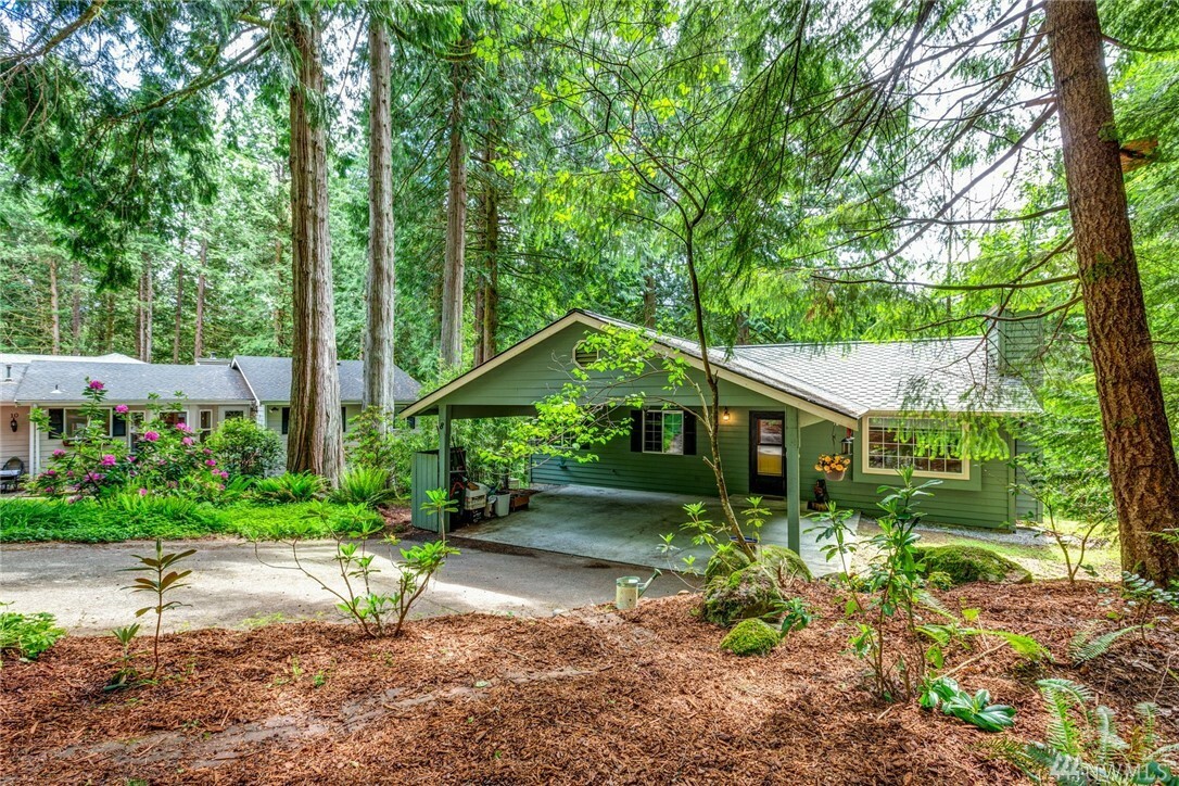 Property Photo:  8 Cedar Place  WA 98229 