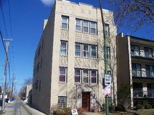 Property Photo: 2742 West Farragut Street 2 IL 60625