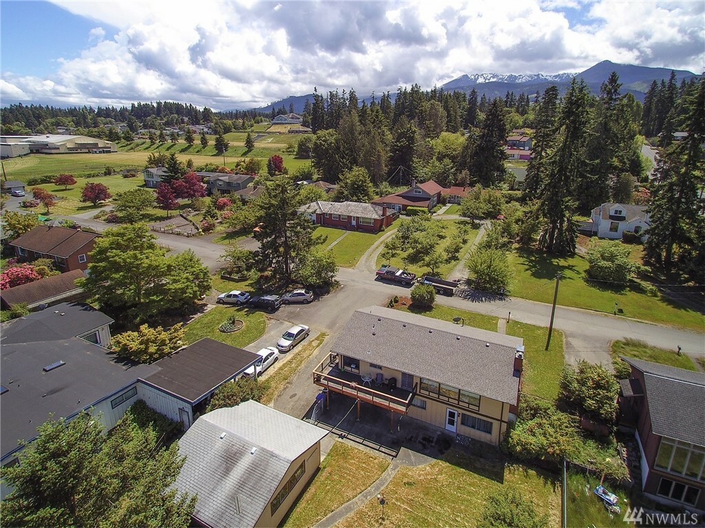 Property Photo:  111 E Apple Lane  WA 98362 