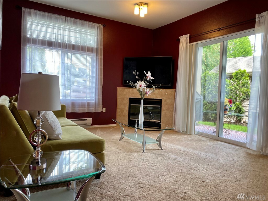 Property Photo:  15325 SE 155th Pl Unit #T-6  WA 98058 