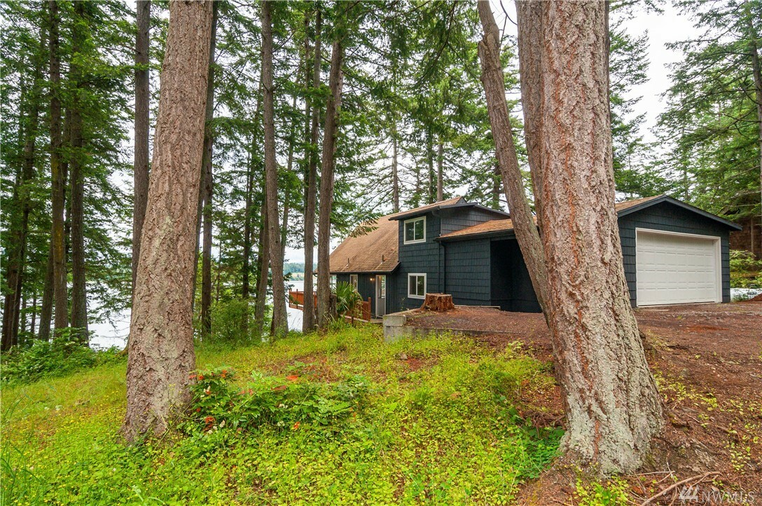 Property Photo: 1290 Baker Ave WA 98262