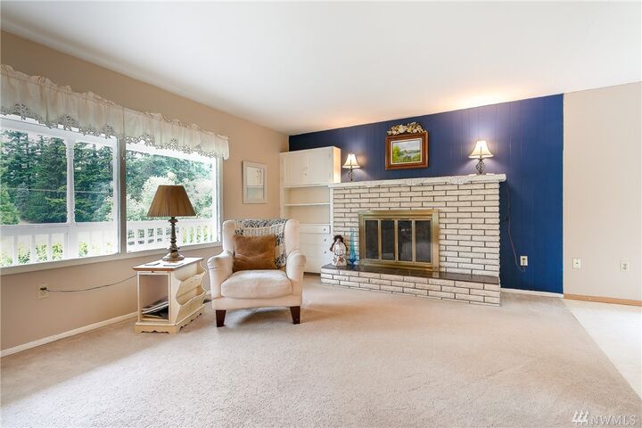 Property Photo: 495 W Badger Road WA 98264