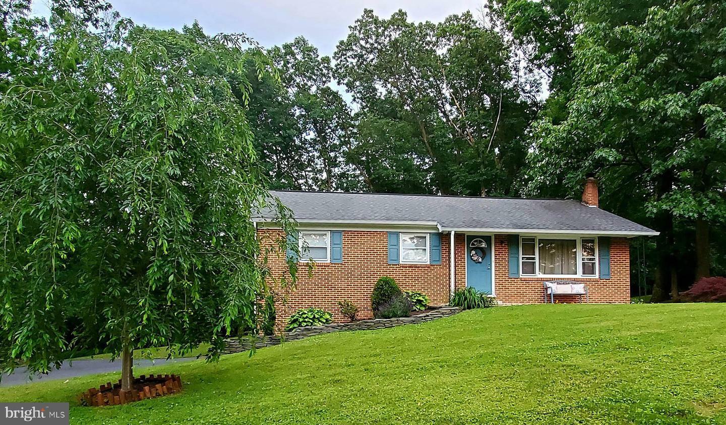 Property Photo:  904 Forest Road  PA 17202 