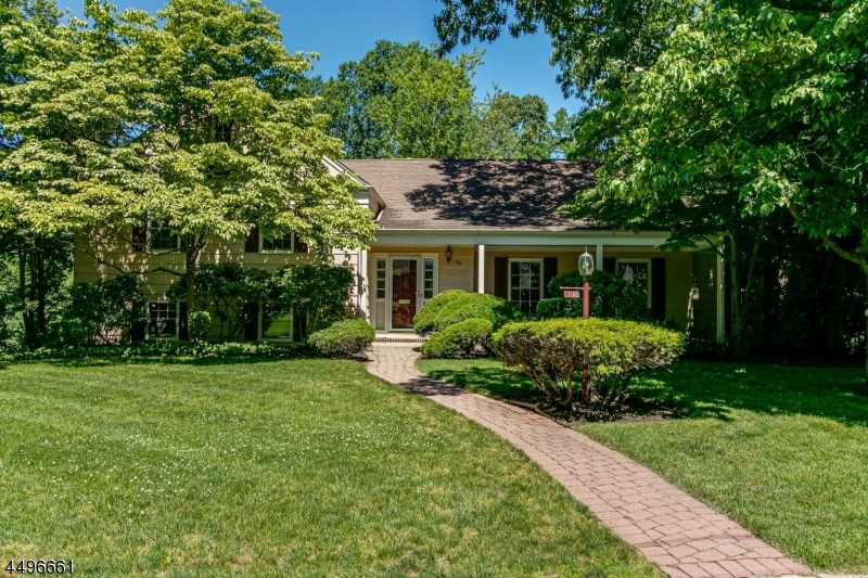 Property Photo:  1180 Wychwood Rd  NJ 07092 