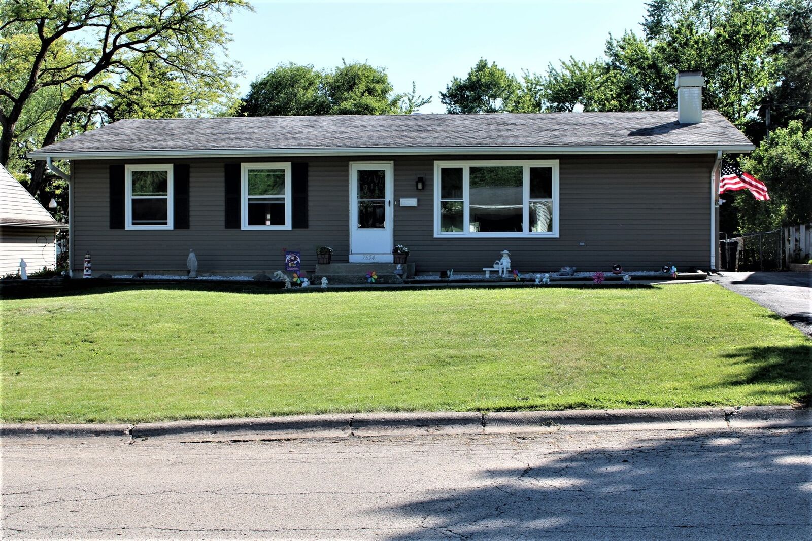 Property Photo: 7654 Sprucewood Avenue IL 60517