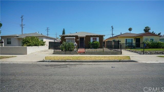 Property Photo:  864 E Lincoln Street  CA 90745 