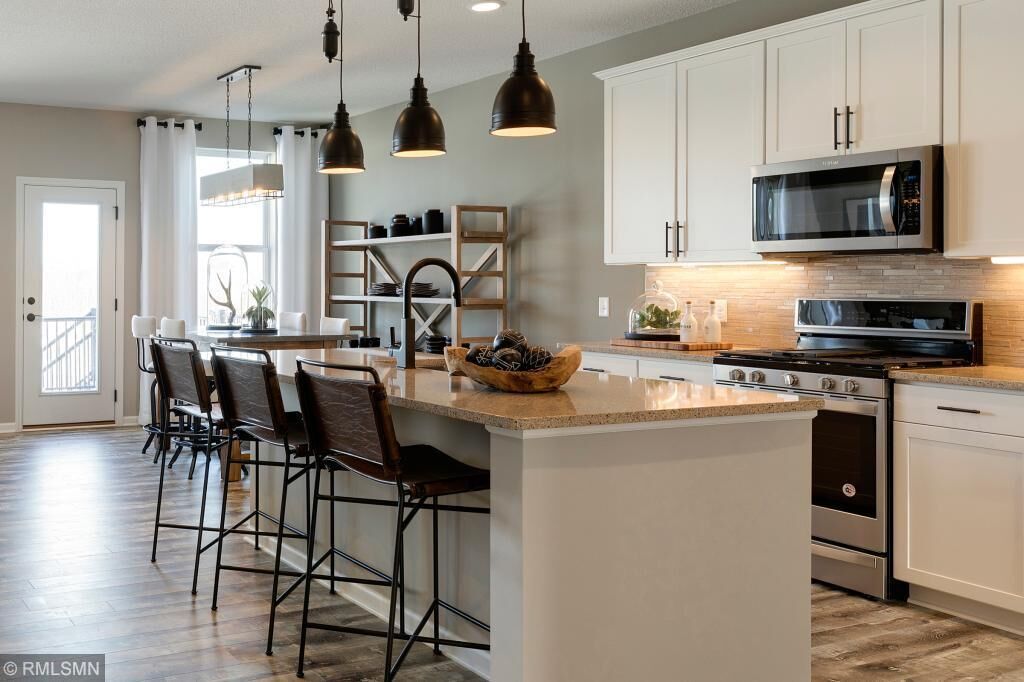 Property Photo:  2805 Isabelle Drive  MN 55386 
