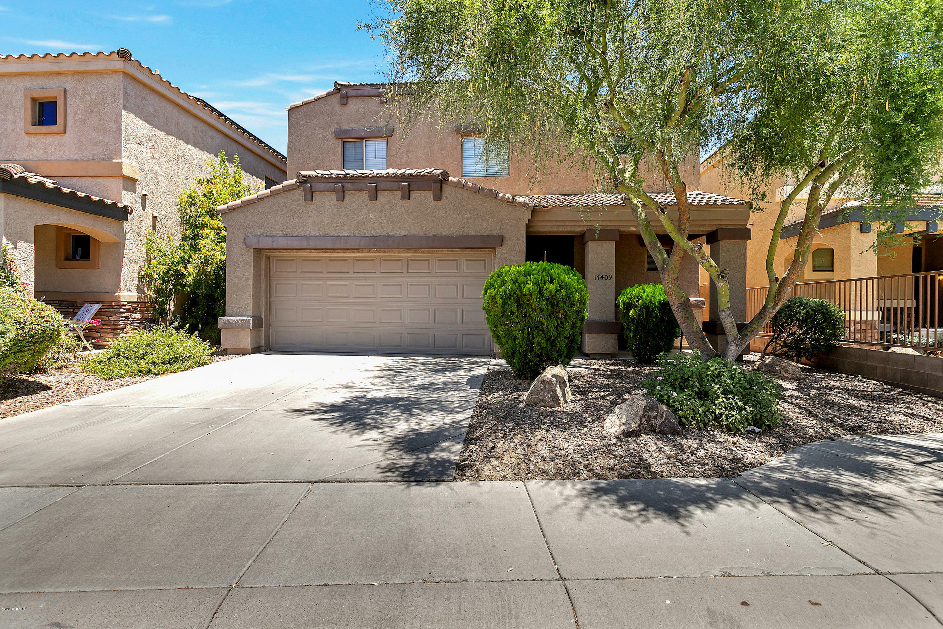 Property Photo:  17409 N 19th Run  AZ 85022 